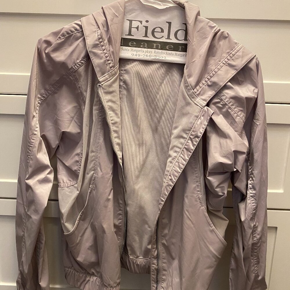 Lululemon Jacket Women Small Lavender Full Zip Windbreaker Hooded Lightweight